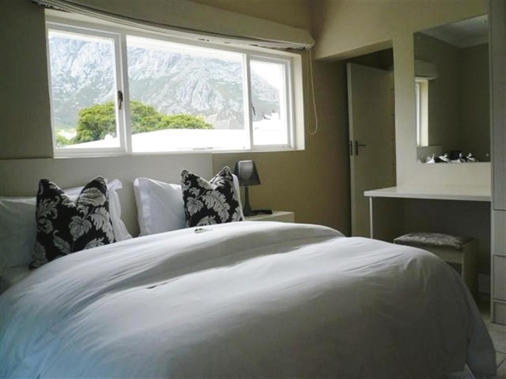 Hermanus Beach Villa Номер фото